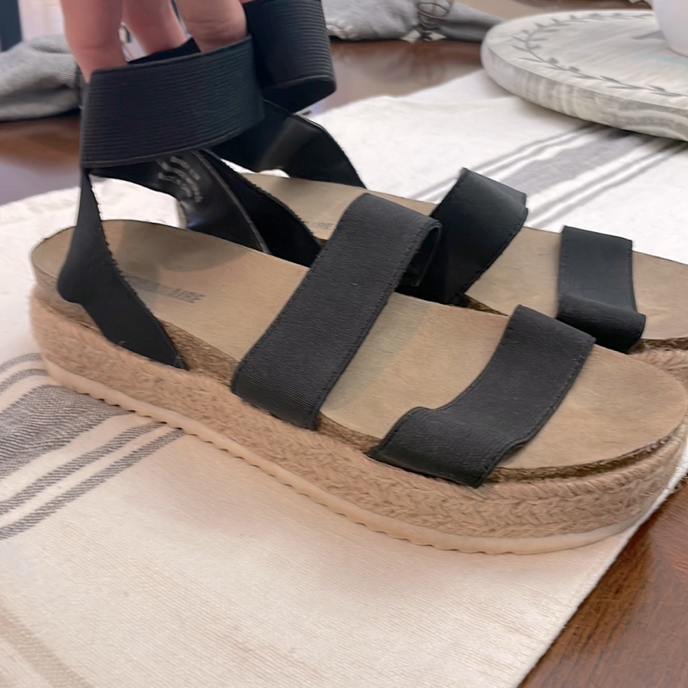 Cushionaire Sandals, women’s 8-1/2